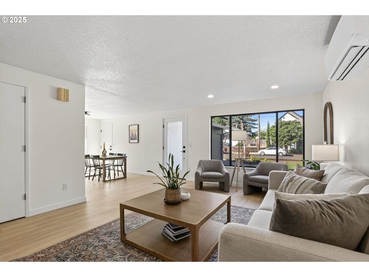 Property Photo:  7332 N Villard Ave  OR 97217 