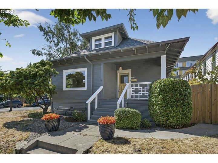 Property Photo:  5205 N Maryland Ave  OR 97217 