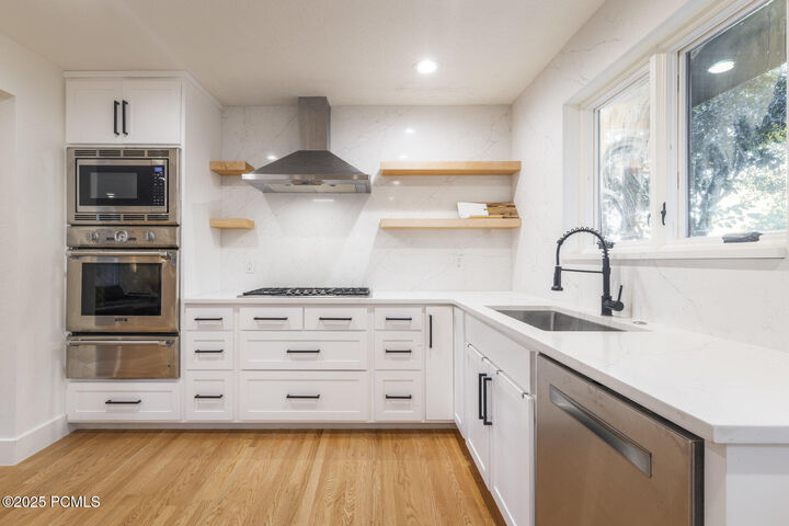 Property Photo: 833 E 16th Avenue UT 84103