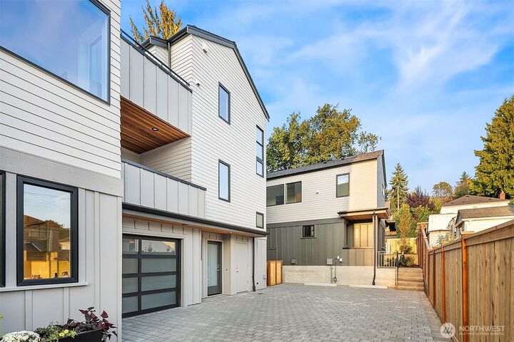 3010 B  32nd Avenue W  Seattle WA 98199 photo