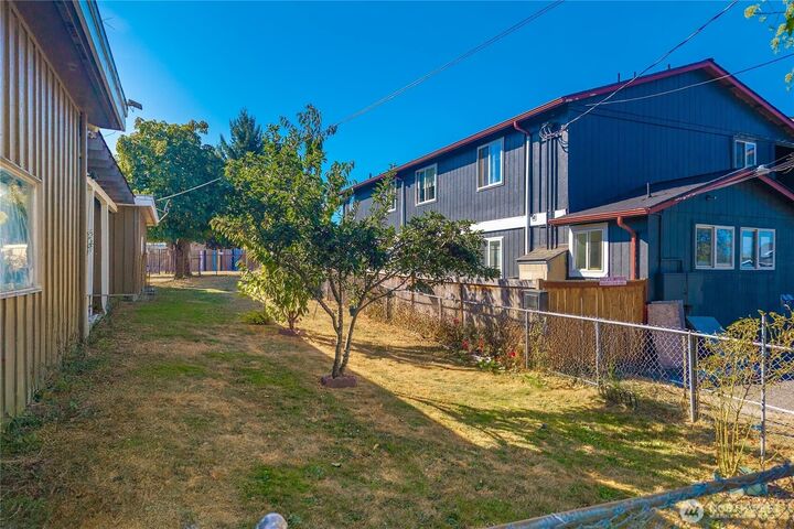 Property Photo:  1561 1563 S 35th Street  WA 98418