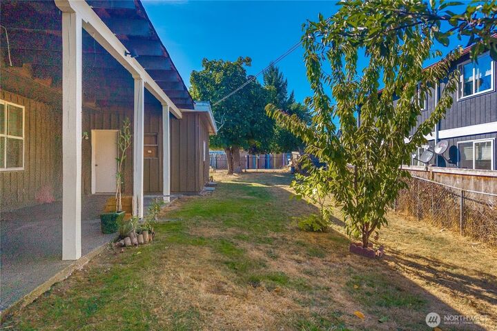 Property Photo: 1561 1563 S 35th Street WA 98418