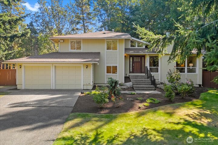 Property Photo:  1061 NW 167th St  WA 98177 