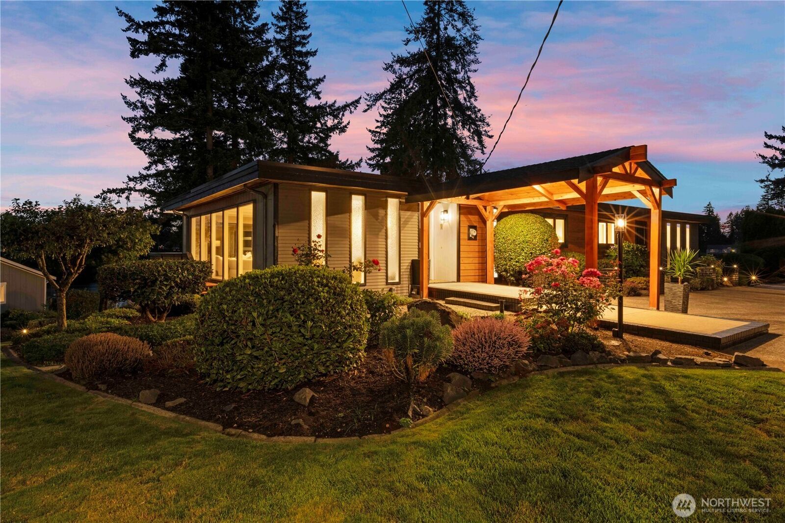 Property Photo:  2804  179th Ave E  WA 98391 