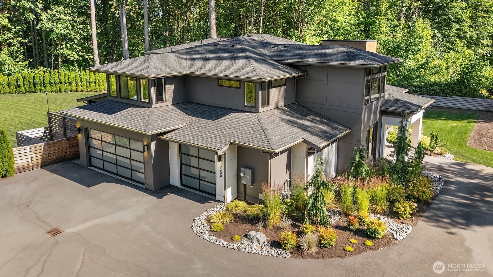 Property Photo: 20300 166th Avenue NE WA 98072