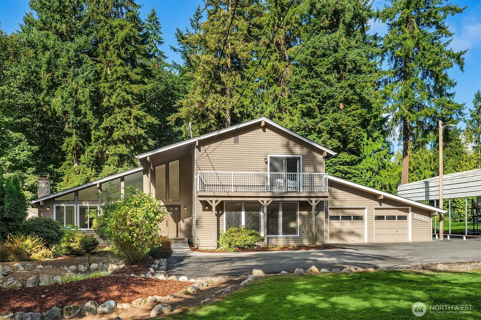 Property Photo: 19910 78th Avenue SE WA 98296