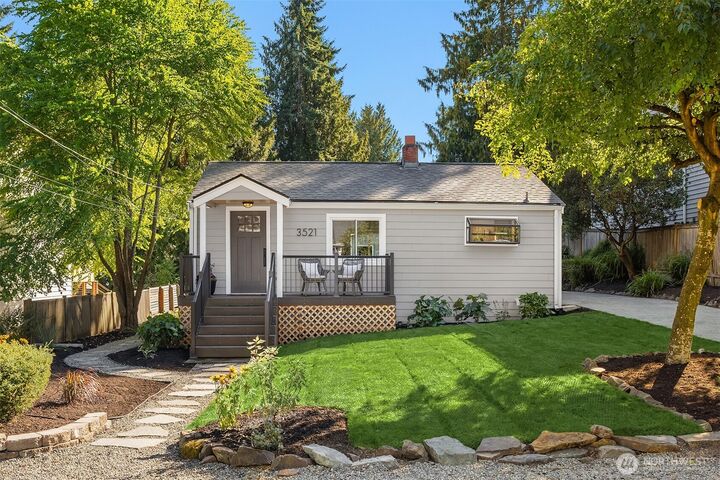Property Photo:  3521 NE 92nd Street  WA 98115 