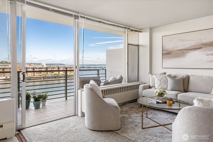 Property Photo:  2040  43rd Avenue E 402  WA 98112 