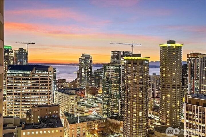 Property Photo:  737  Olive Way 3110  WA 98101 