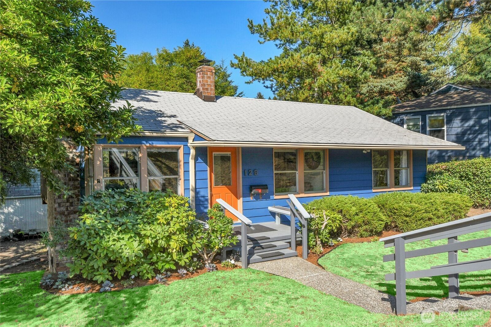 Property Photo:  128 NE 174th Street  WA 98155 