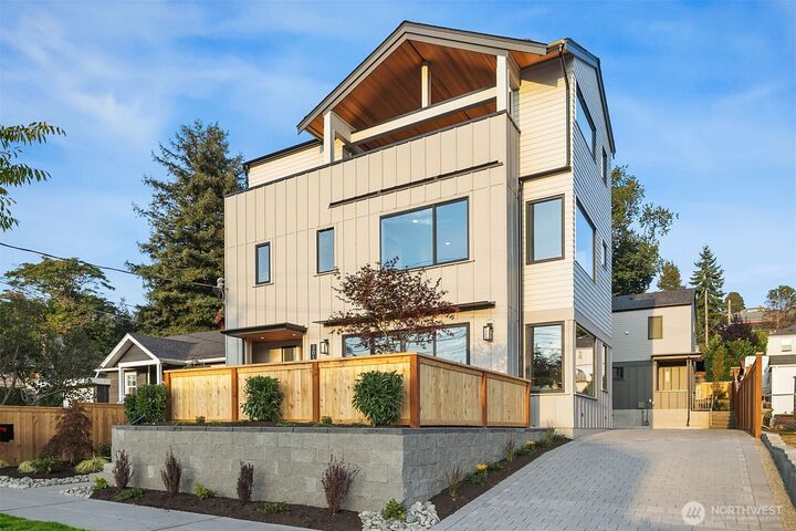 Property Photo:  3010  32nd Avenue W  WA 98199 