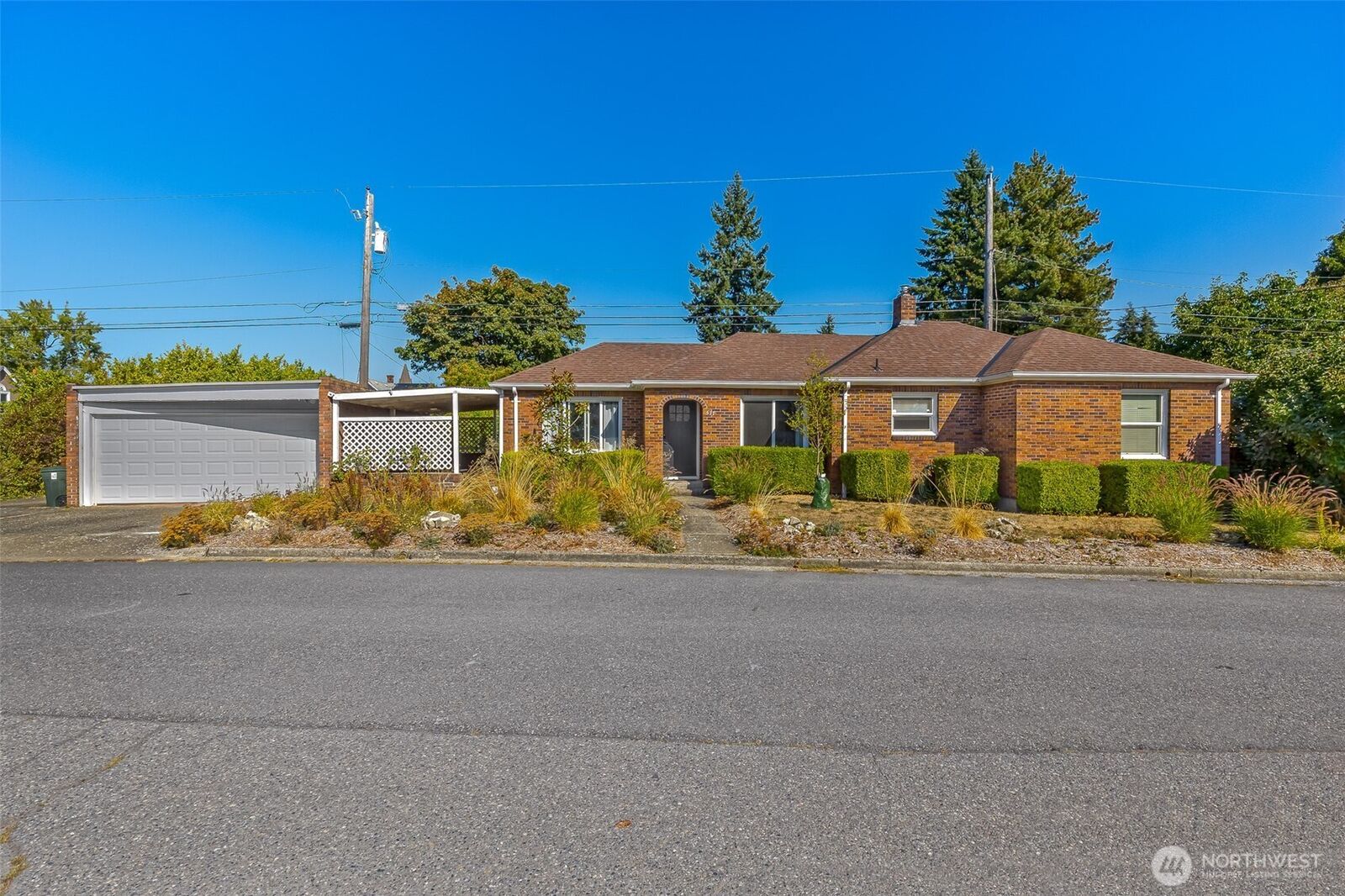 Property Photo:  517 S Division Lane  WA 98418 