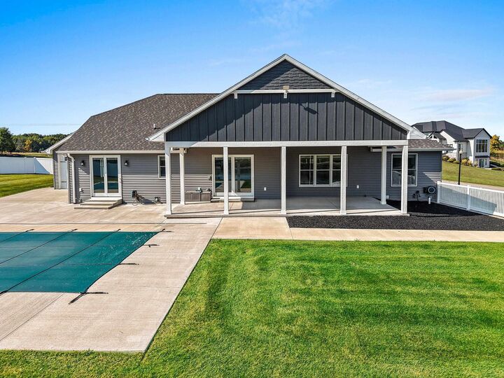 Property Photo:  167 Fox Shores Drive  WI 54115 