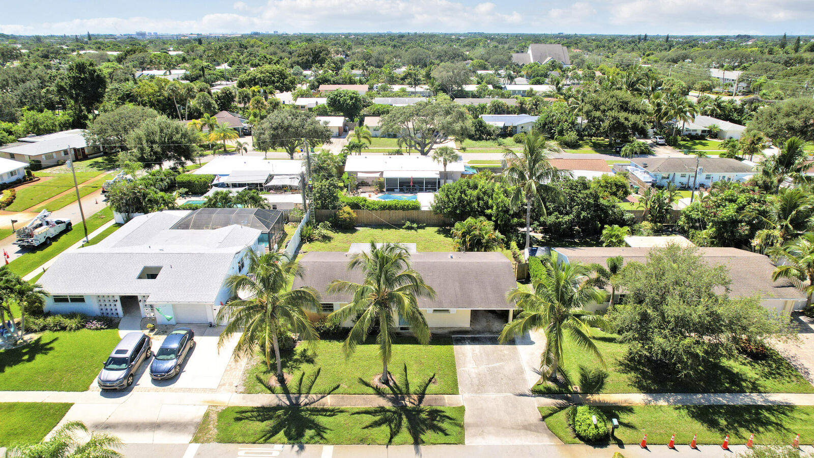 Property Photo: 20 Willow Road FL 33469
