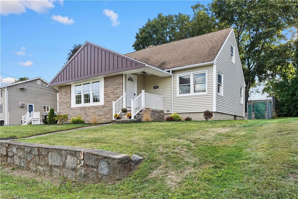 Property Photo:  149 Yeoman Avenue  RI 02920 