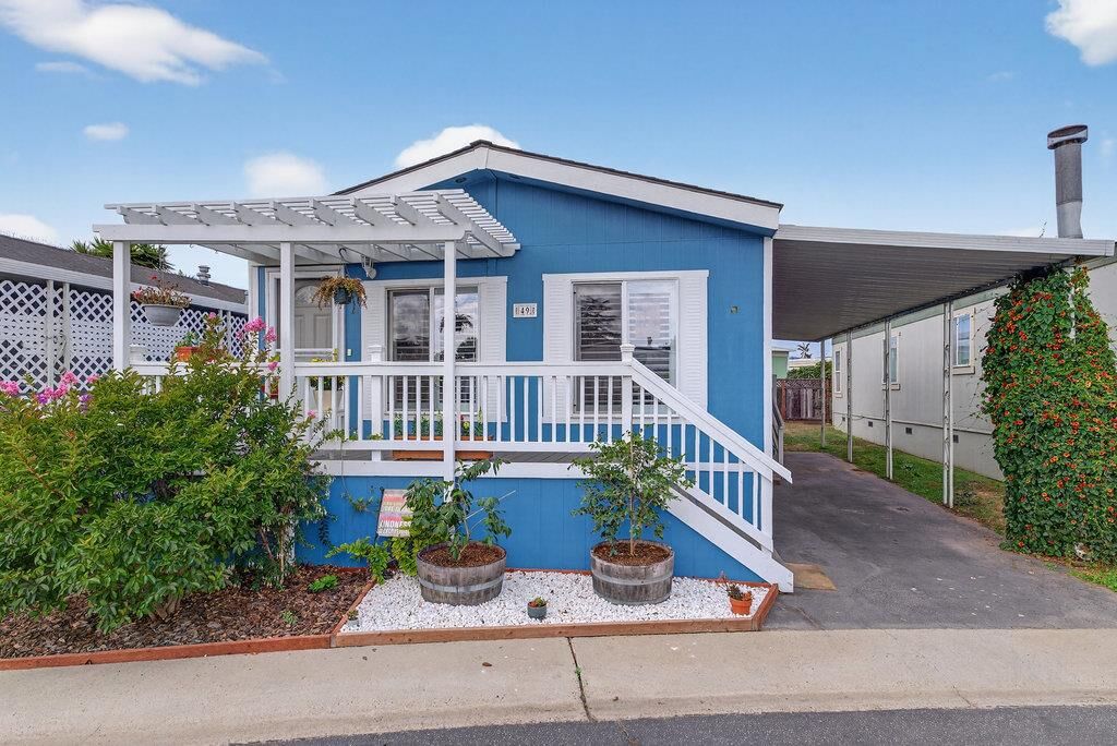 Property Photo:  1040 38th Ave 49  CA 95062 