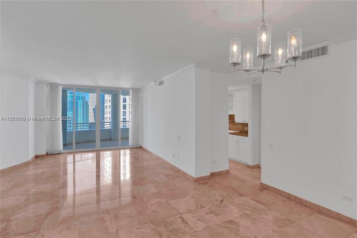 Property Photo: 808 Brickell Key Dr 3105 FL 33131