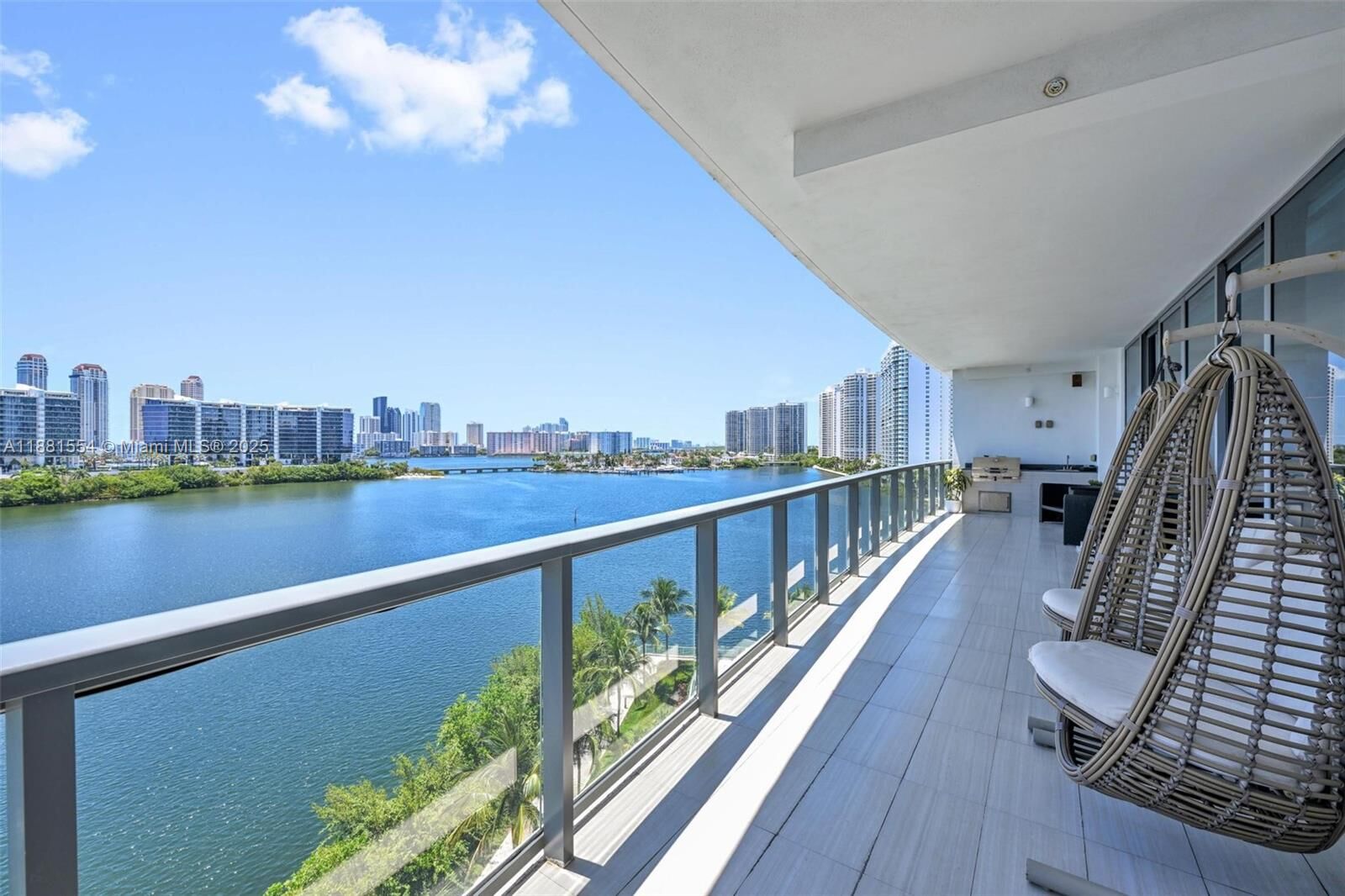 Property Photo:  3300 NE 188th St 718  FL 33180 