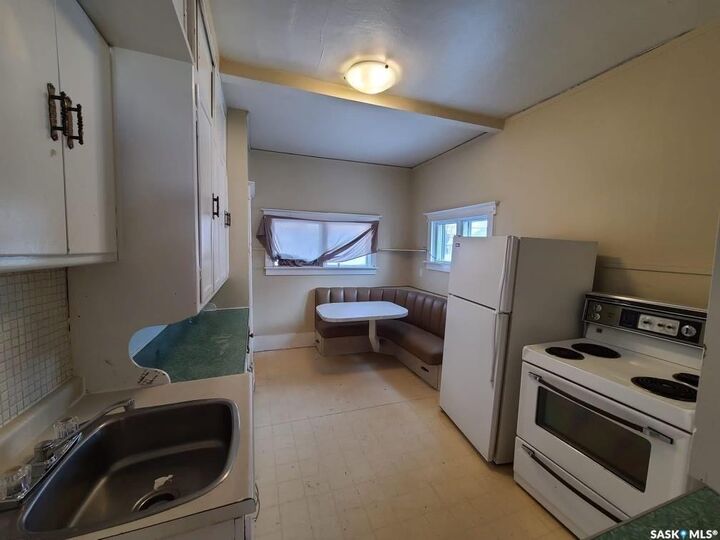 Property Photo: 322 H Avenue S SK S7M 1W3
