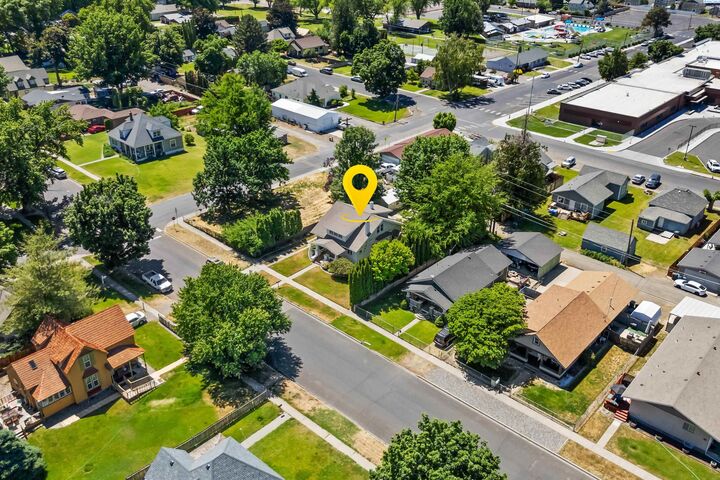 837 Court Street  Prosser WA 99350 photo