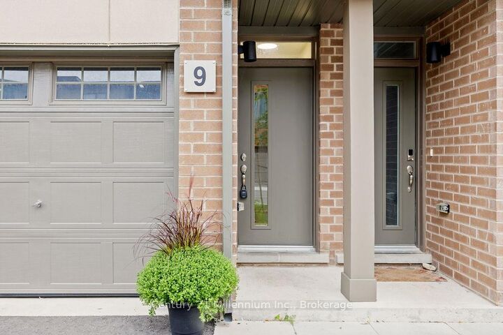 Photo de la propriété: 9 Winters Crescent ON L9Y 5T1