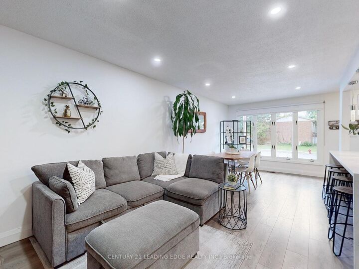 Photo de la propriété:  49 Quigley Road  ON L8K 6K9 