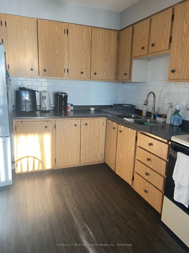 Property Photo:  330 Sixth Avenue W 109  ON P1B 9G1 