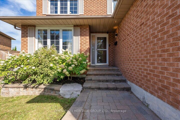 Property Photo:  76 Attridge Drive  ON L4G 6J4 