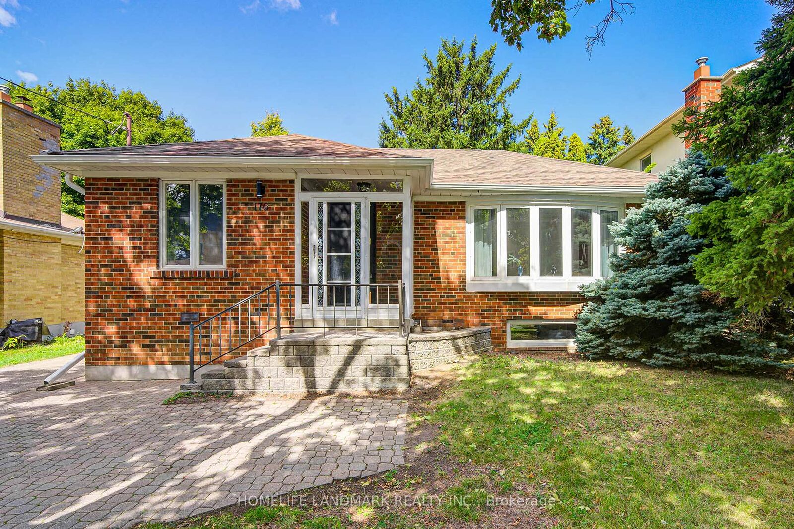 Photo de la propriété: 176 McKee Avenue ON M2N 4C7