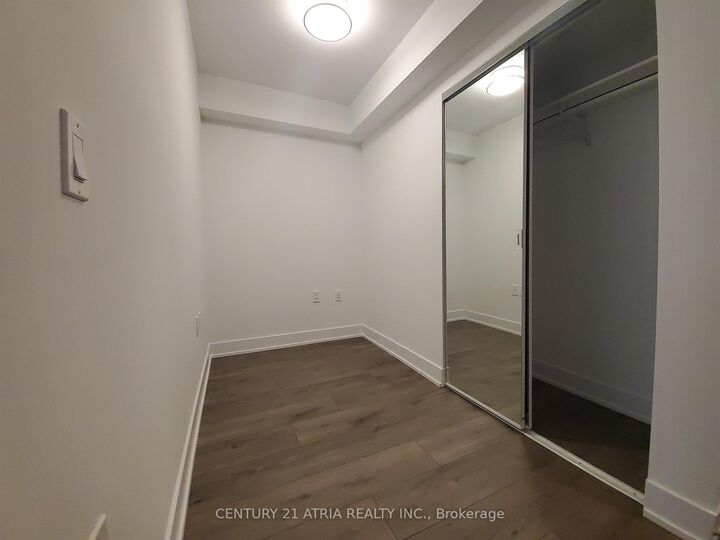Property Photo:  575 Bloor Street E 705  ON M4W 0B2