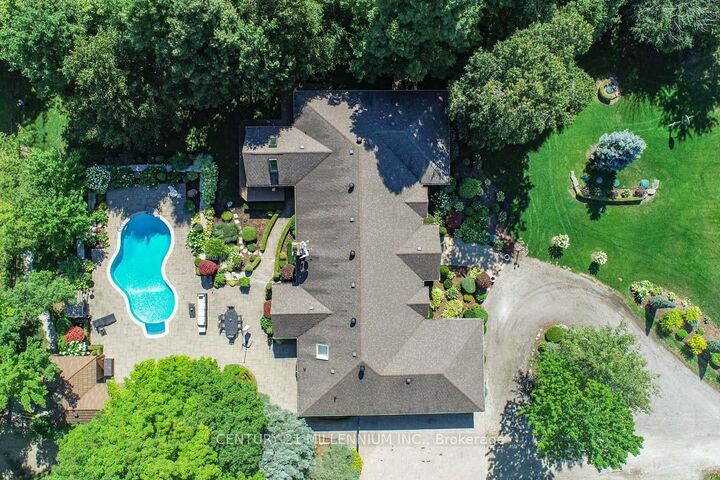 Property Photo: 14453 Centreville Creek Road ON L7C 3C1