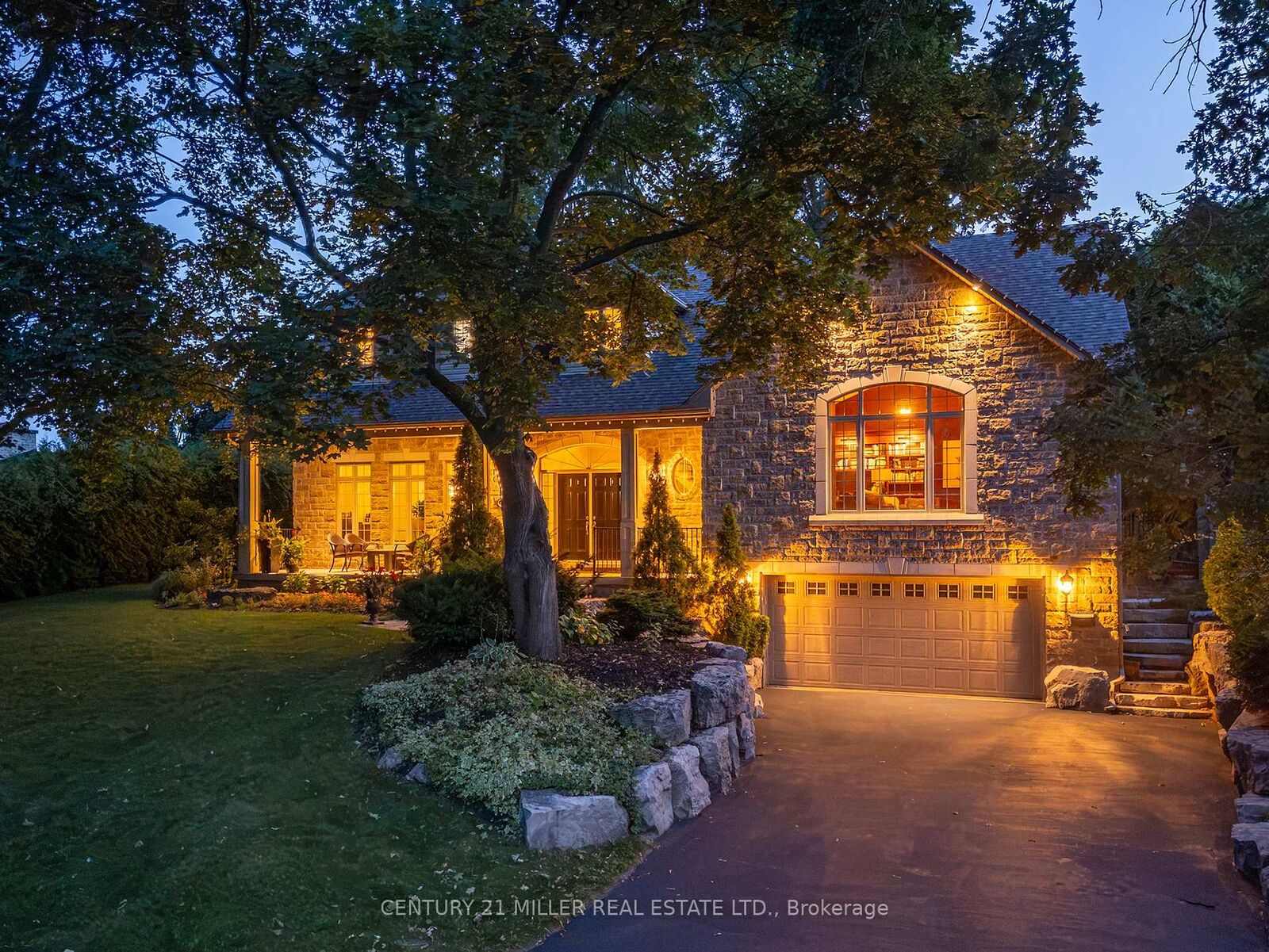 Photo de la propriété: 266 Tracina Drive ON L6L 4C2