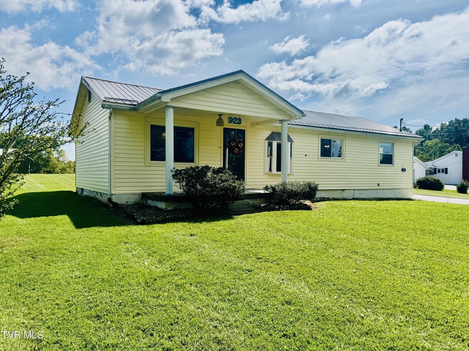 Property Photo: 923 Muddy Creek Road TN 37686