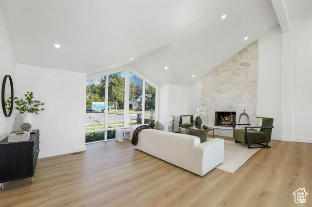 Property Photo: 9752 S Granite Hill Dr E UT 84092