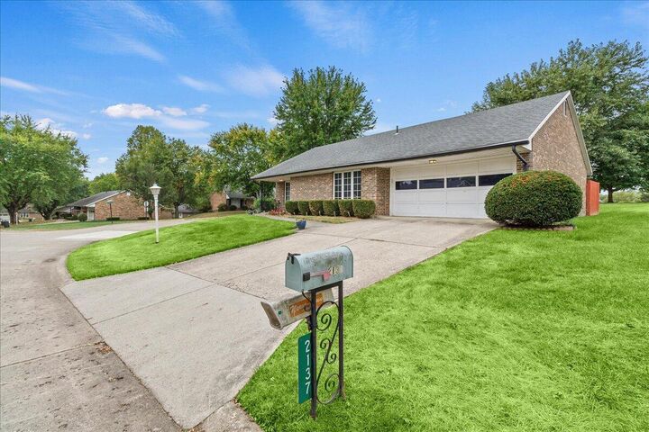 Property Photo: 2137 Manhattan Boulevard OH 45504