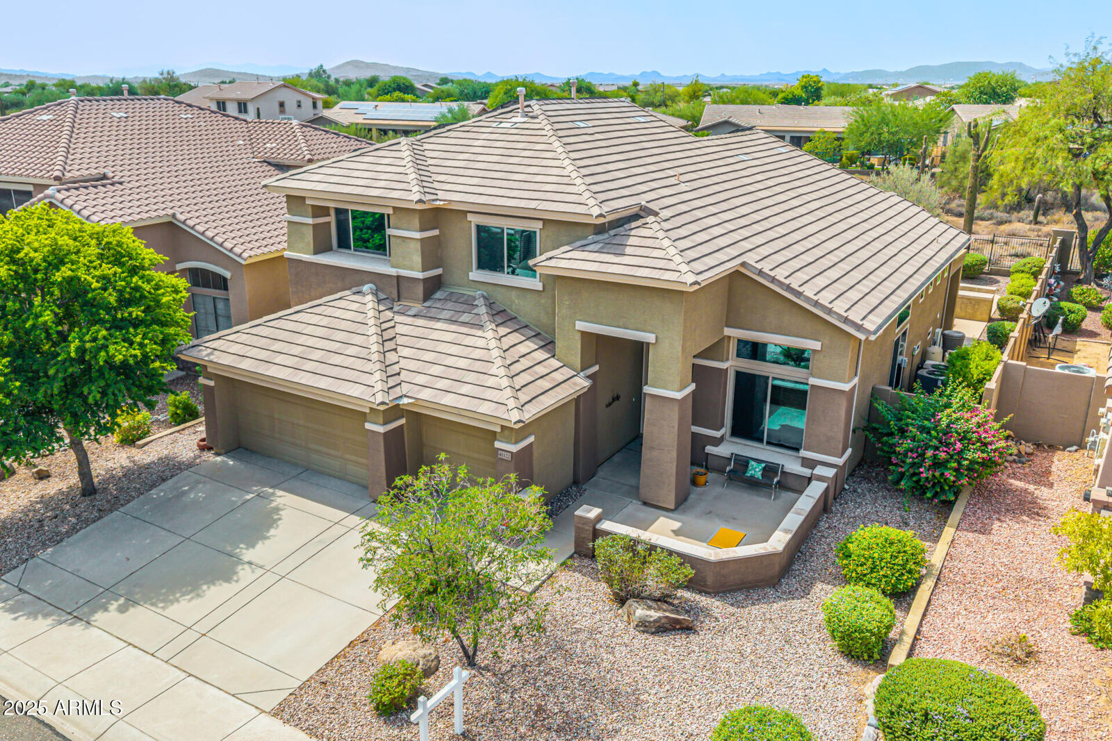 Property Photo:  41122 N Majesty Way  AZ 85086