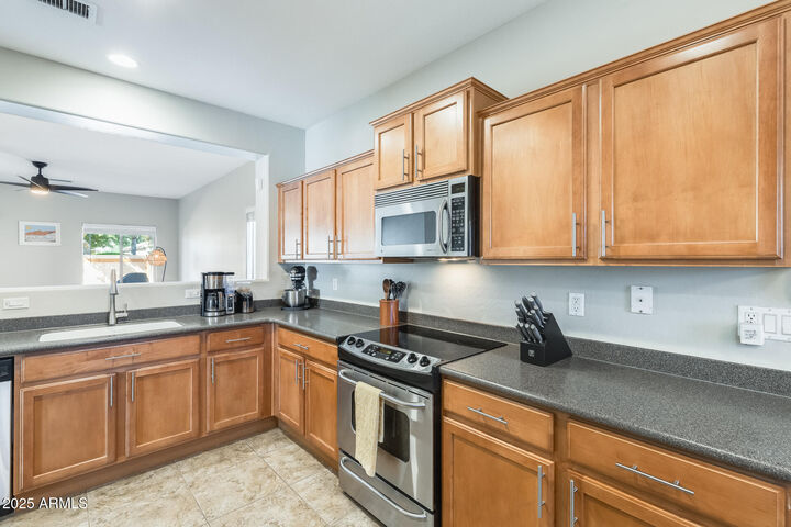 Property Photo:  550 E Goldmine Lane  AZ 85140 