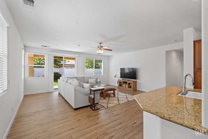 Property Photo:  14607 Checkerbloom Drive  CA 93314 