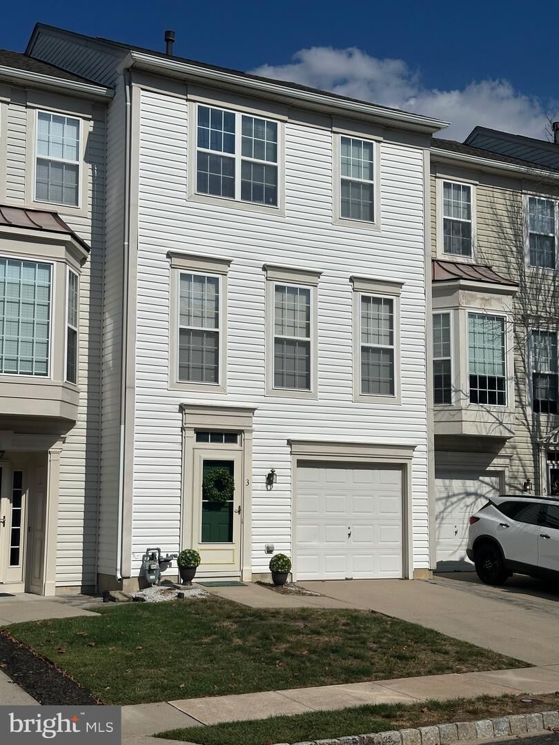 Property Photo:  3 Firethorn Lane  NJ 08075 