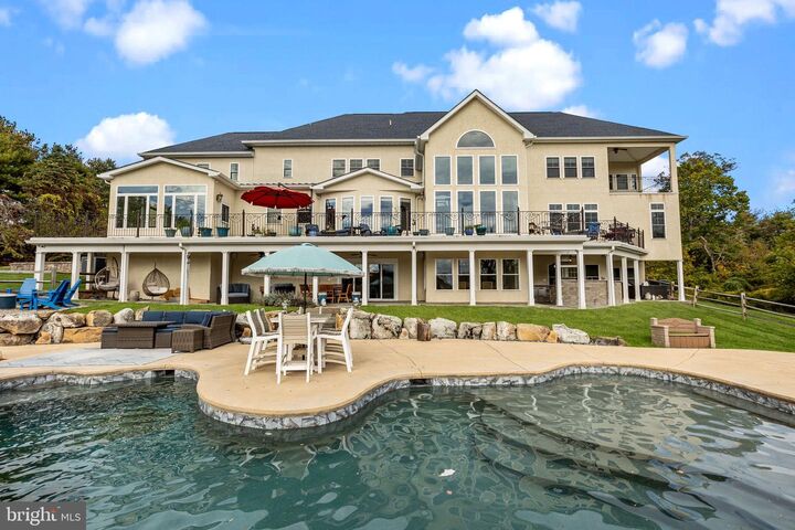 Property Photo:  274 Pineville Road  PA 18940