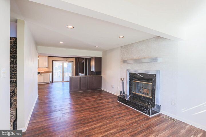 Property Photo:  10 Simpson Court  MD 21136 