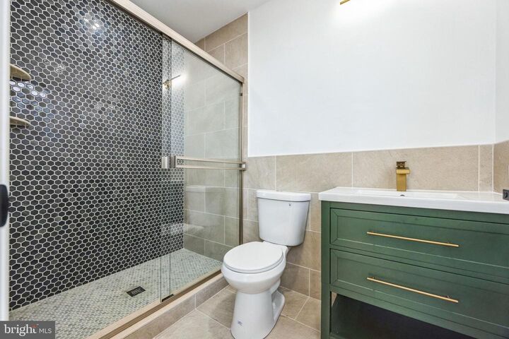 Property Photo: 652 N 38th Street PA 19104