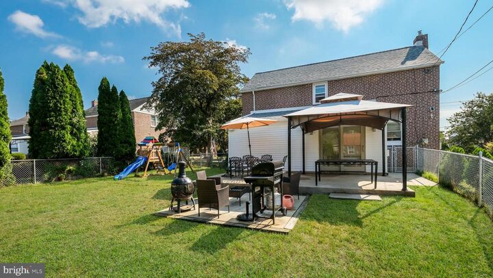 Property Photo:  72 Colonial Park Drive  PA 19064 