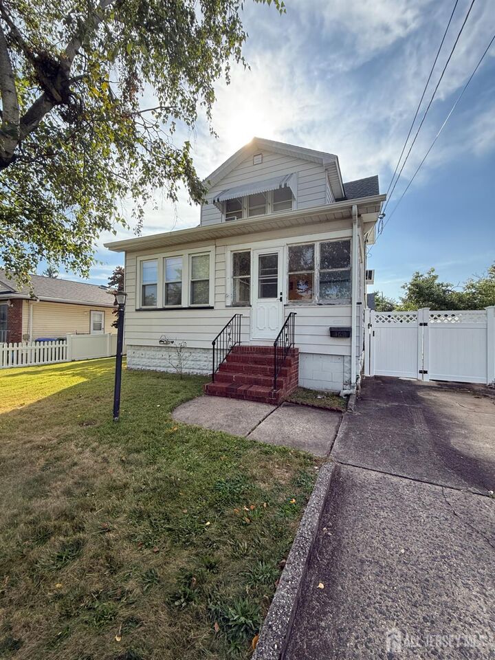 Property Photo:  16 Chapel Street  NJ 08817 
