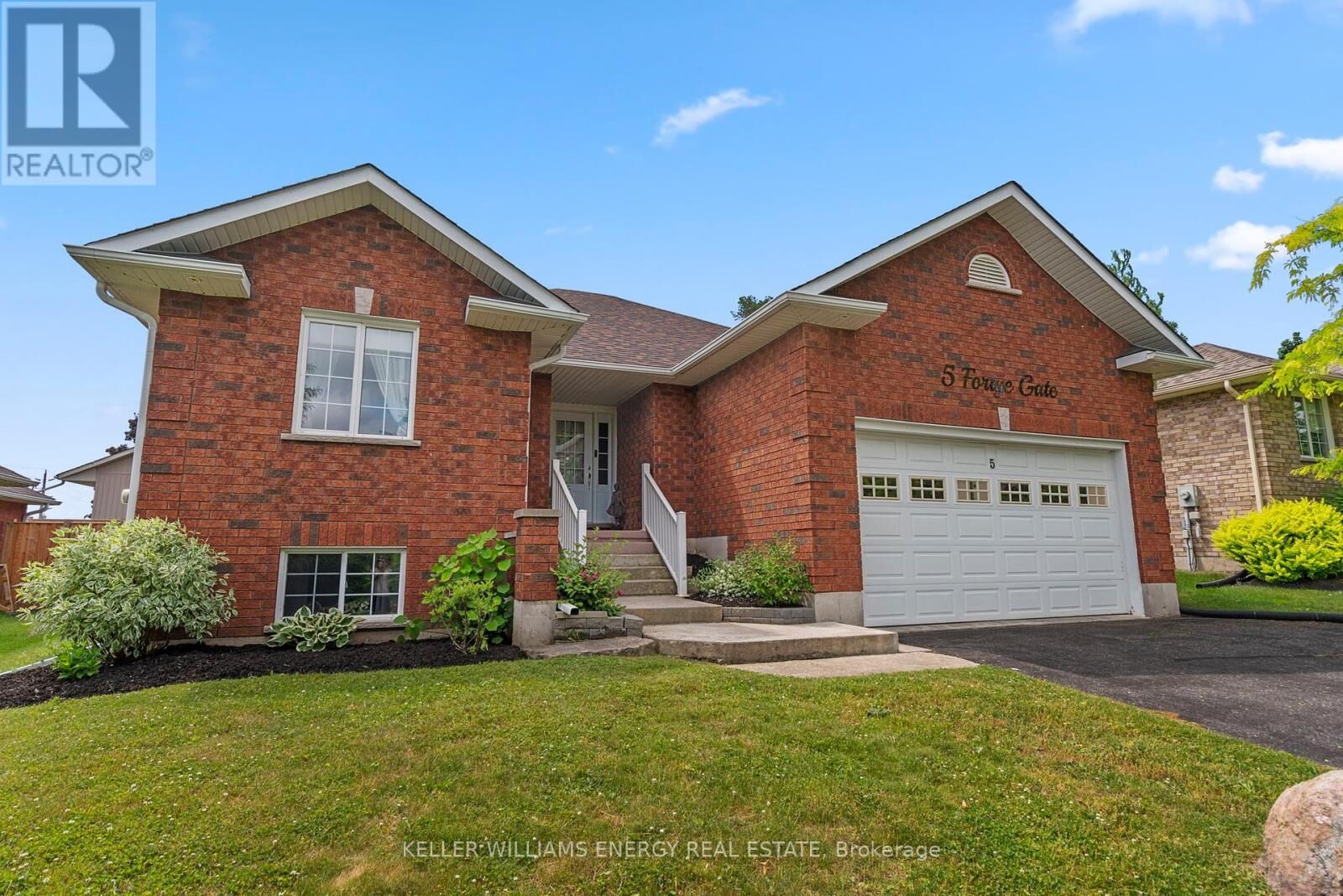 Property Photo:  5 Fortye Gate  ON K9K 2E7 