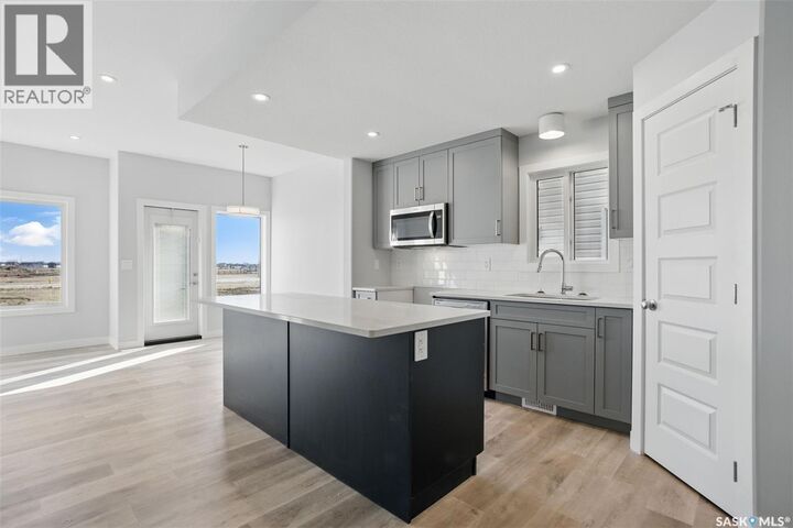 Property Photo:  230 Antonini Court  SK S7L 7P3 