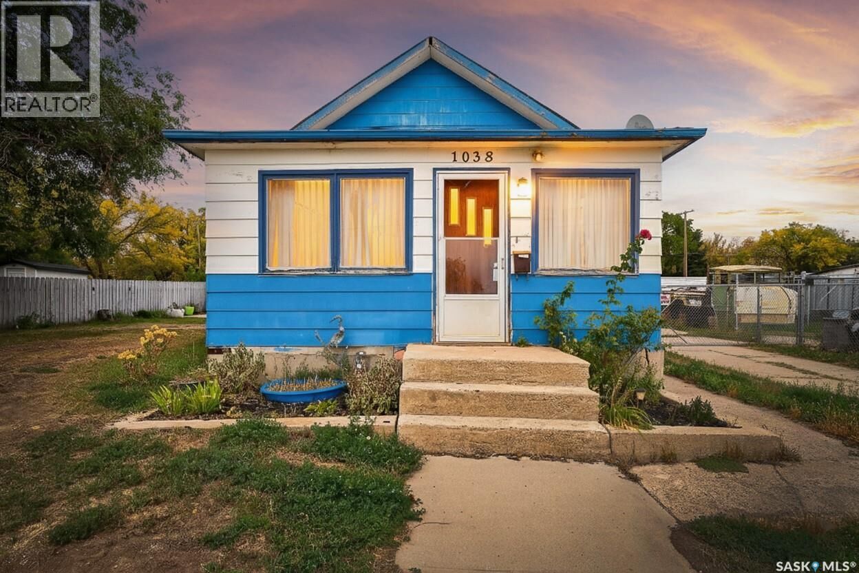 Property Photo:  1038 Athabasca Street E  SK S6H 0N2 