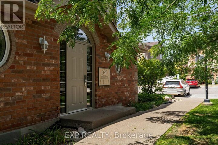 Property Photo: 135 Sydenham Wells 3 ON L4M 0H3