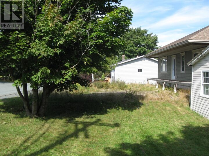 Property Photo:  30 Chamberlains Road  NL A1E 5E9 