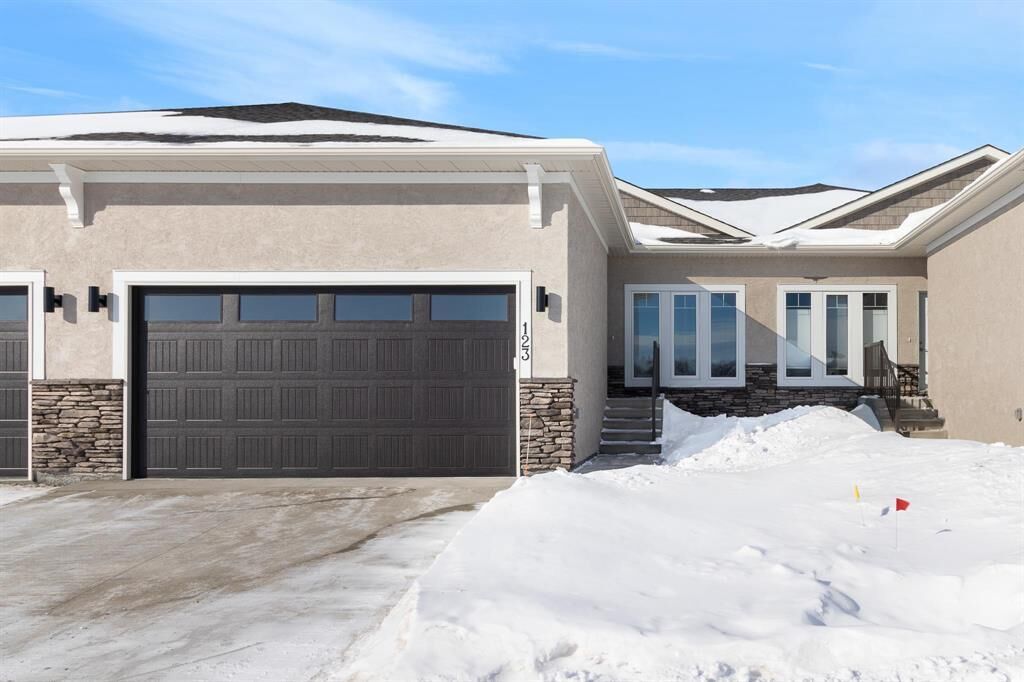 Property Photo: 804 Manitoba Avenue MB R1A 2C9